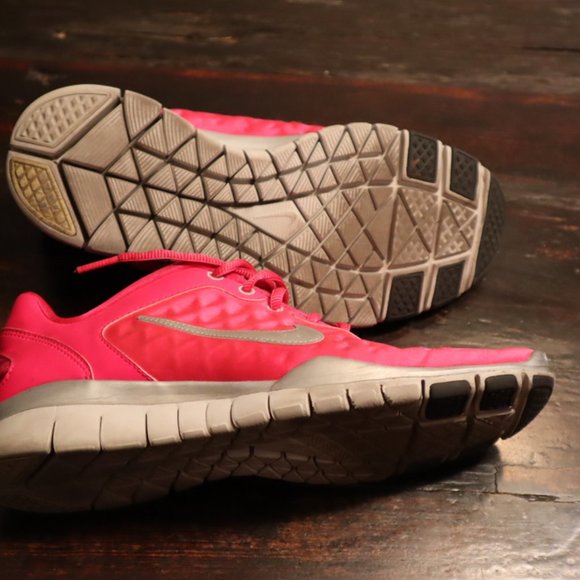 Pink Nike Shoe - Picture 3 of 4